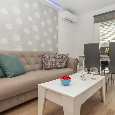 Leon By Interhome Apartamento Lloret de Mar